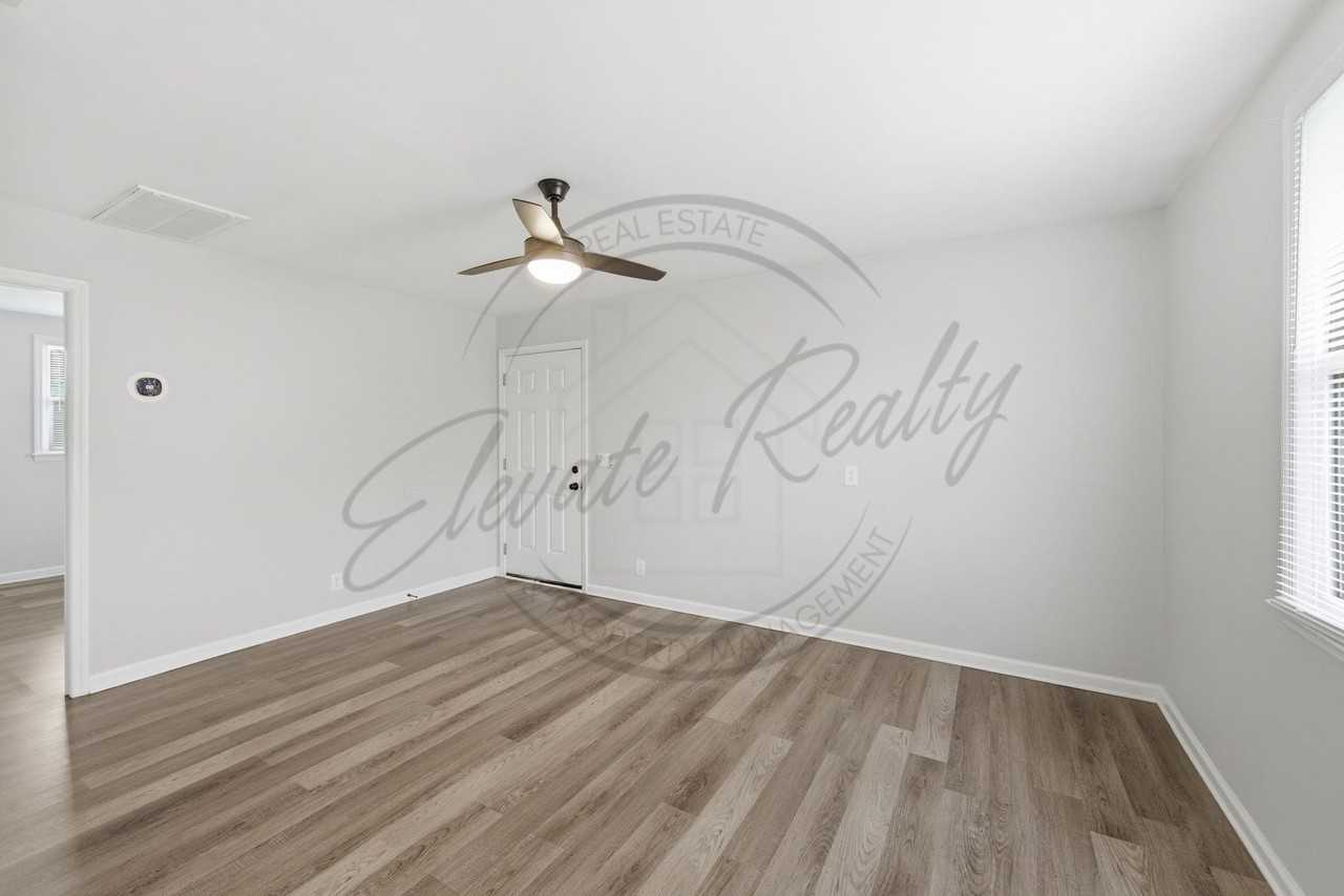 4118 Hunting Dr - Photo 7 of 26