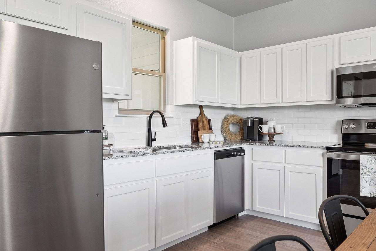 707 Meiomi Dr - Photo 3 of 5