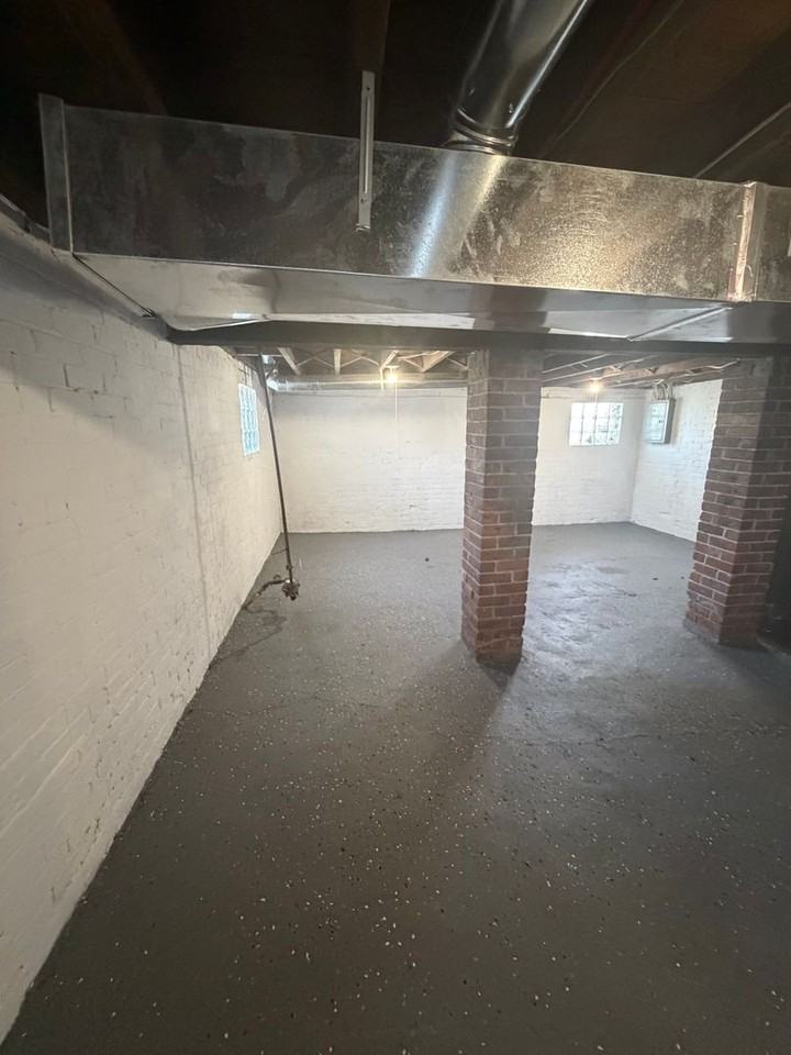 5734 14th St - Photo 5 of 12