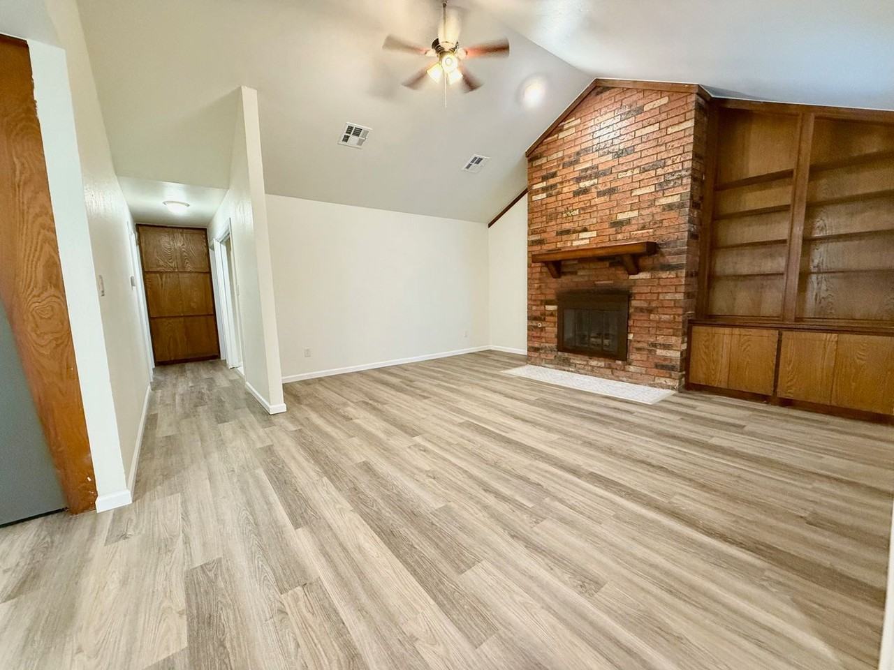 1808 Hillcrest Dr - Photo 3 of 23