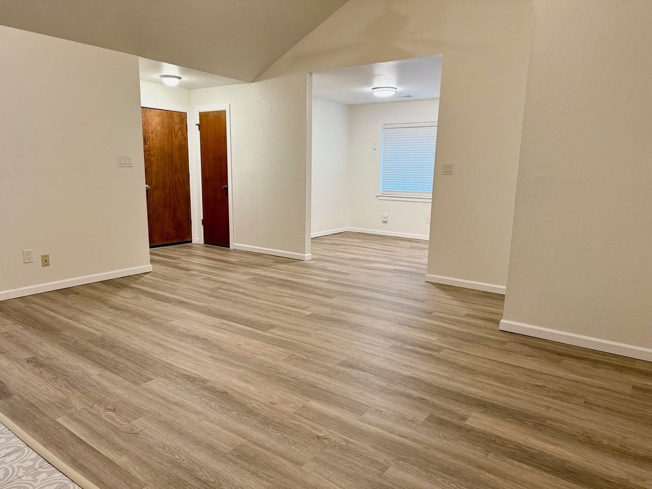 1808 Hillcrest Dr - Photo 6 of 23