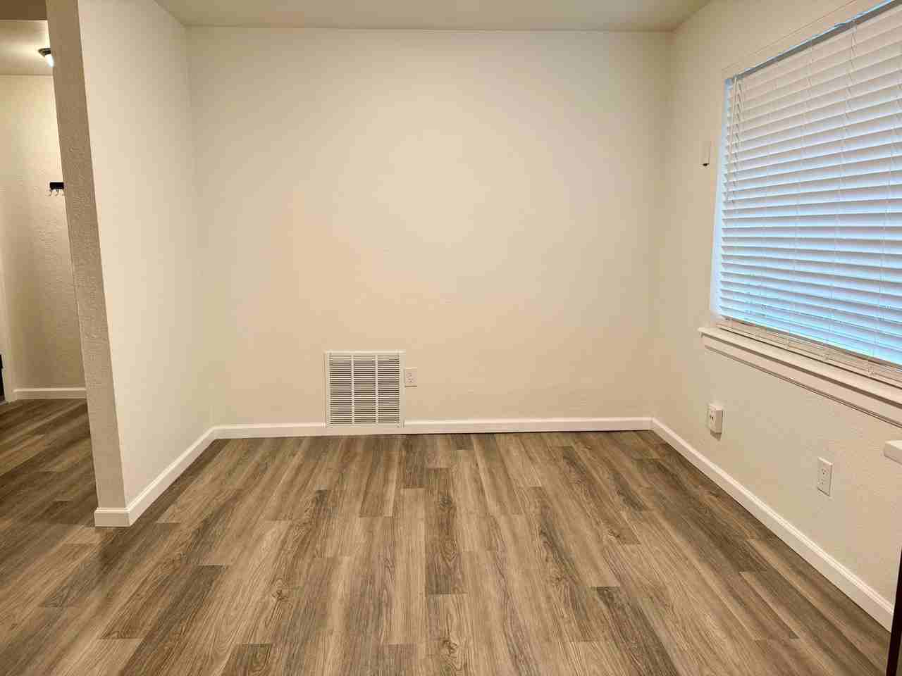 1808 Hillcrest Dr - Photo 7 of 23