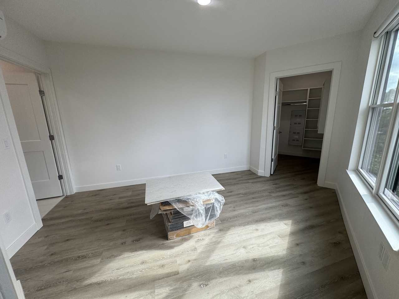 Broadway #305 - Photo 5 of 11