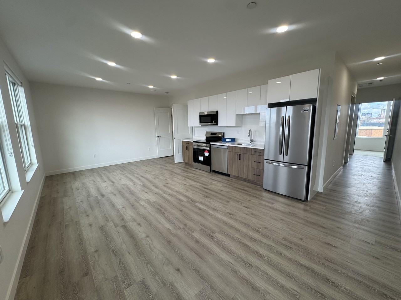 Broadway #202 - Photo 6 of 7