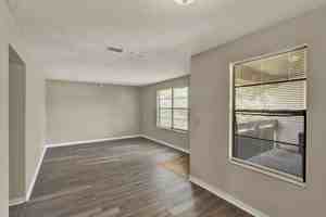 featured image of 476 Bentwood Ln