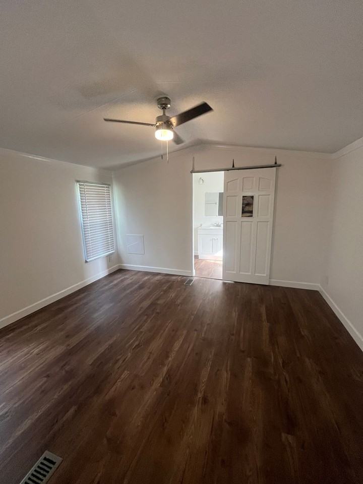 193 Pearson St - Photo 4 of 13