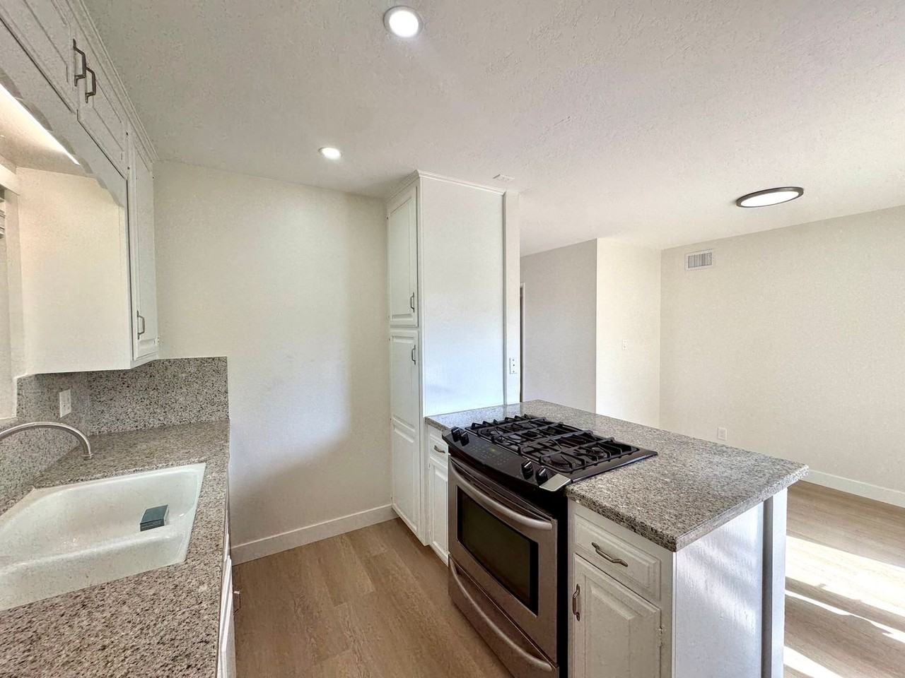 19282 Salmon Ln - Photo 5 of 22