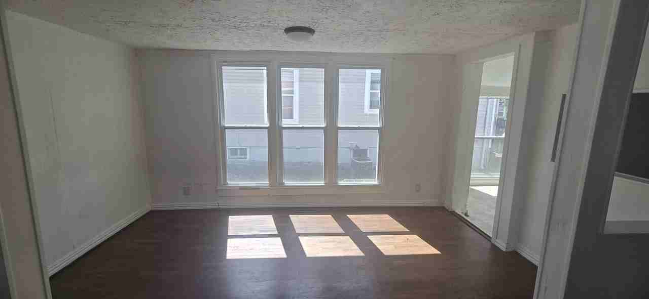 2057 N Grant Ave - Photo 4 of 24