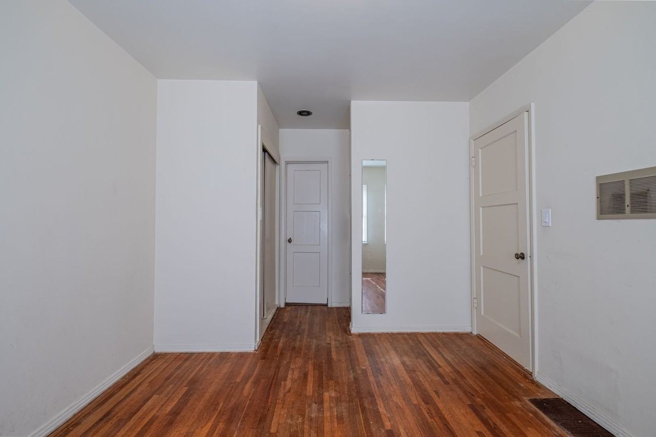 1506 S Catalina Ave - Photo 2 of 14