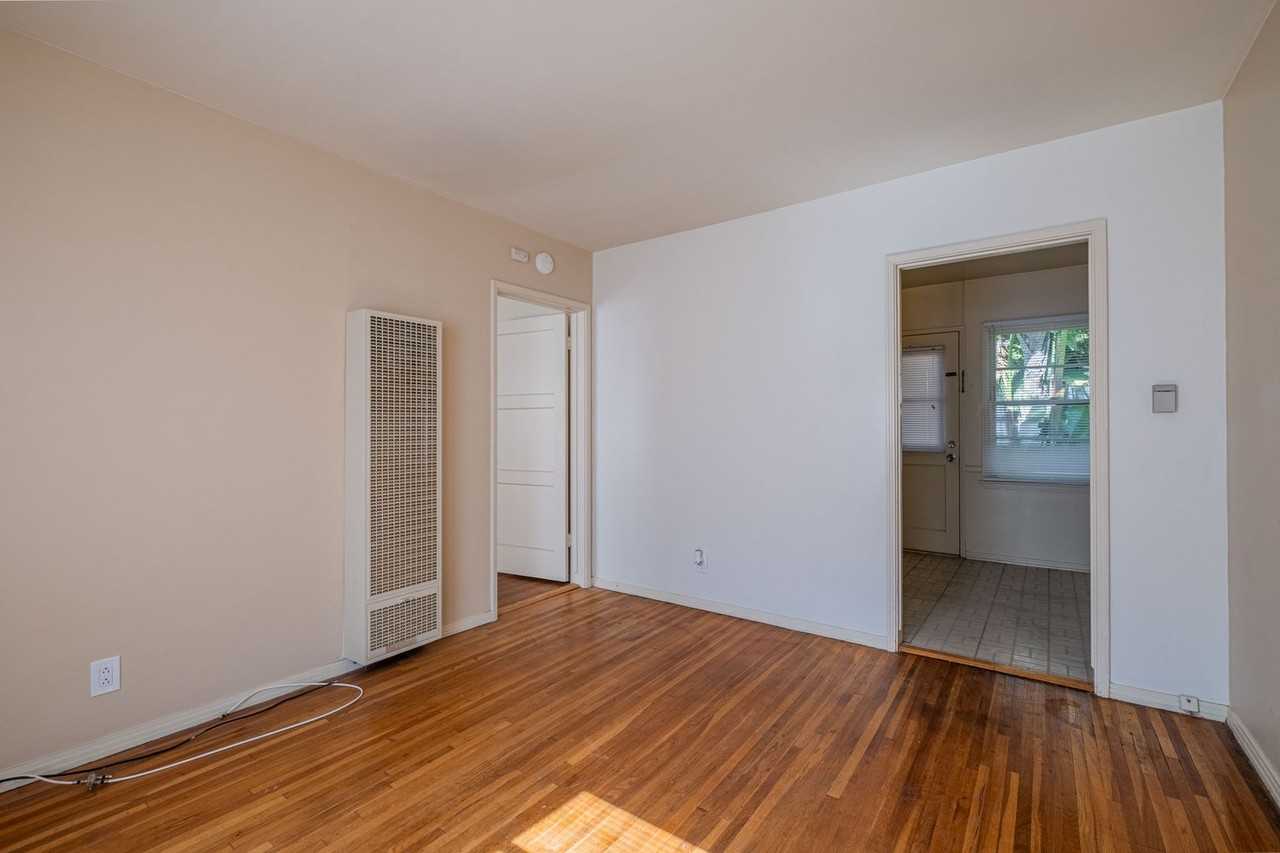 1506 S Catalina Ave - Photo 5 of 14