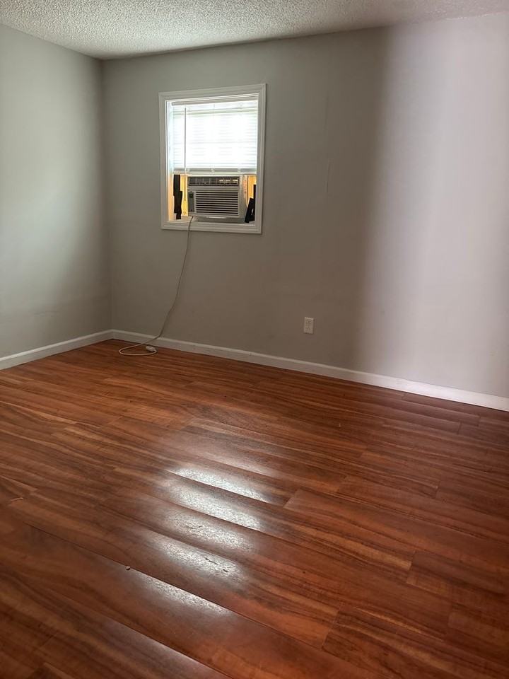 209 Orange St - Photo 7 of 8