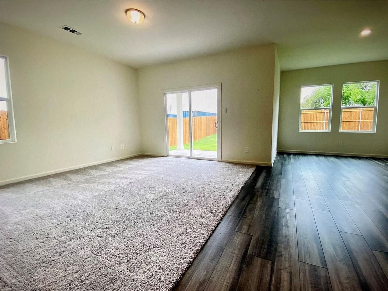 1612 Escondido Dr - Photo 3 of 5