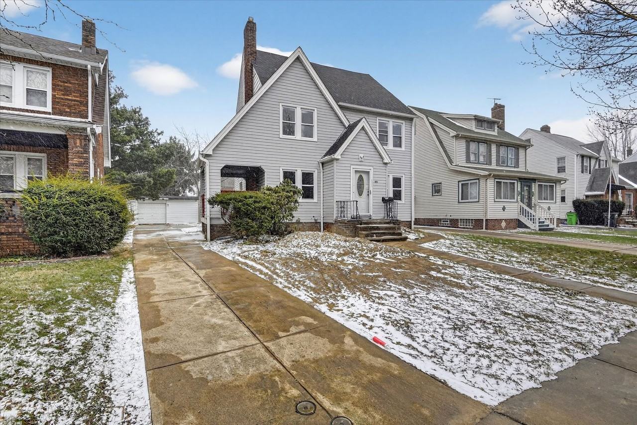 231 E 210th St - Photo 2 of 37