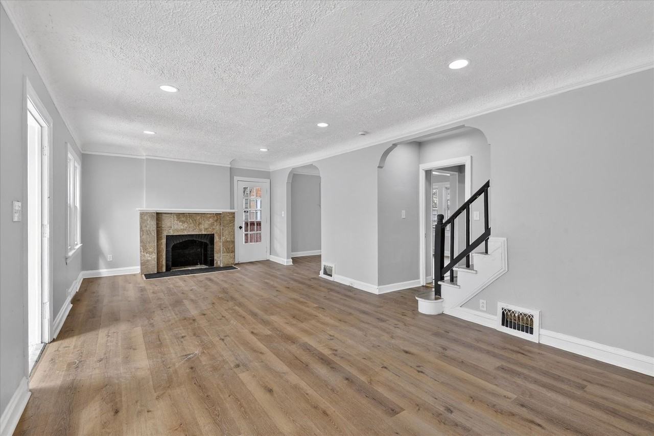 231 E 210th St - Photo 4 of 37