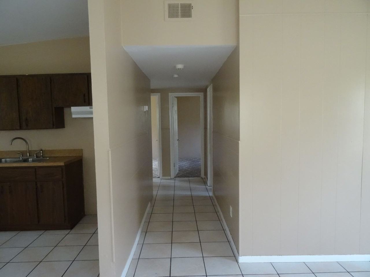 4220 W Laurel St - Photo 7 of 23