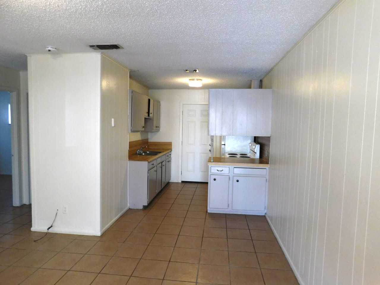 123B Catherine St - Photo 2 of 8