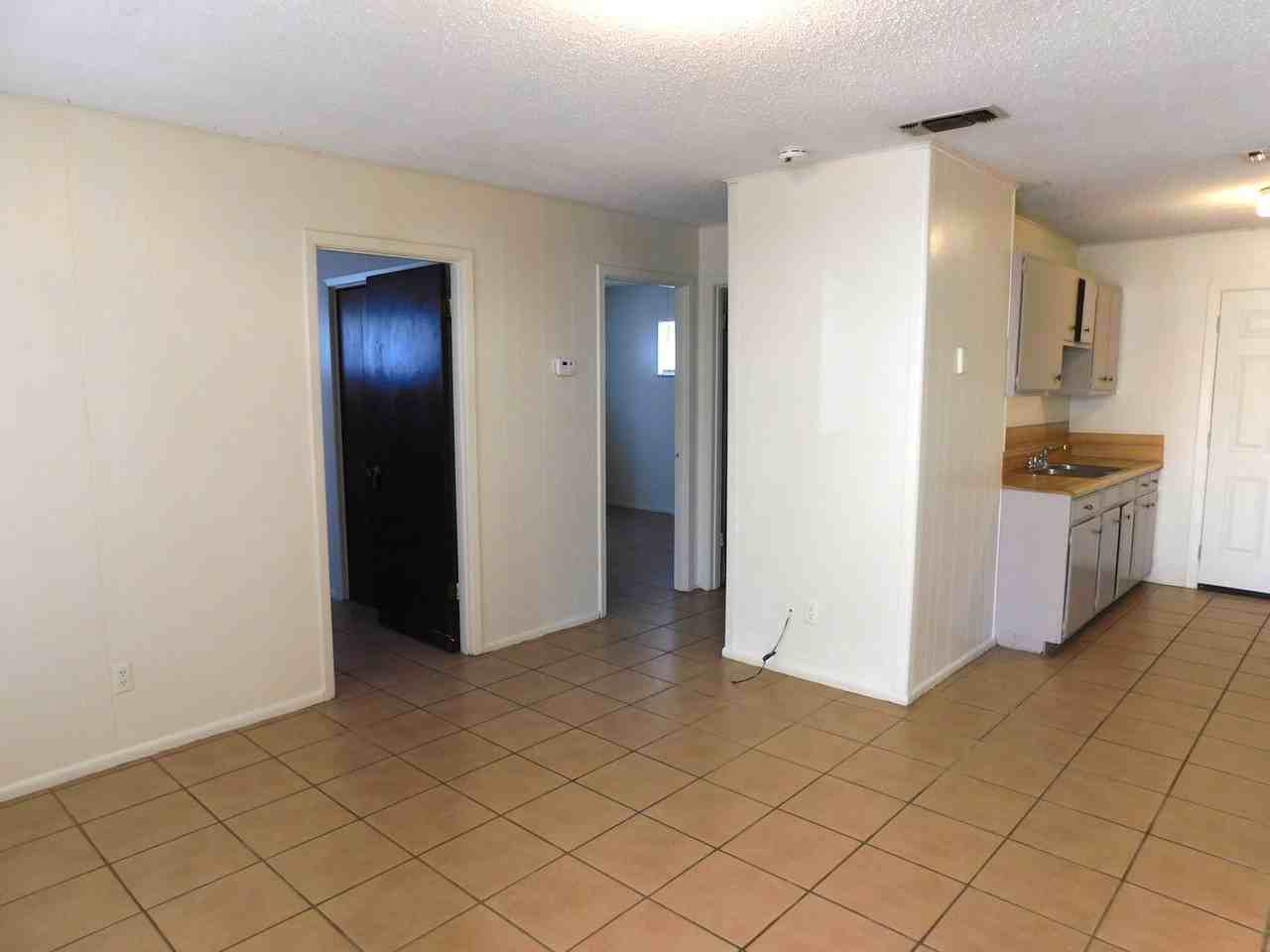 123B Catherine St - Photo 3 of 8