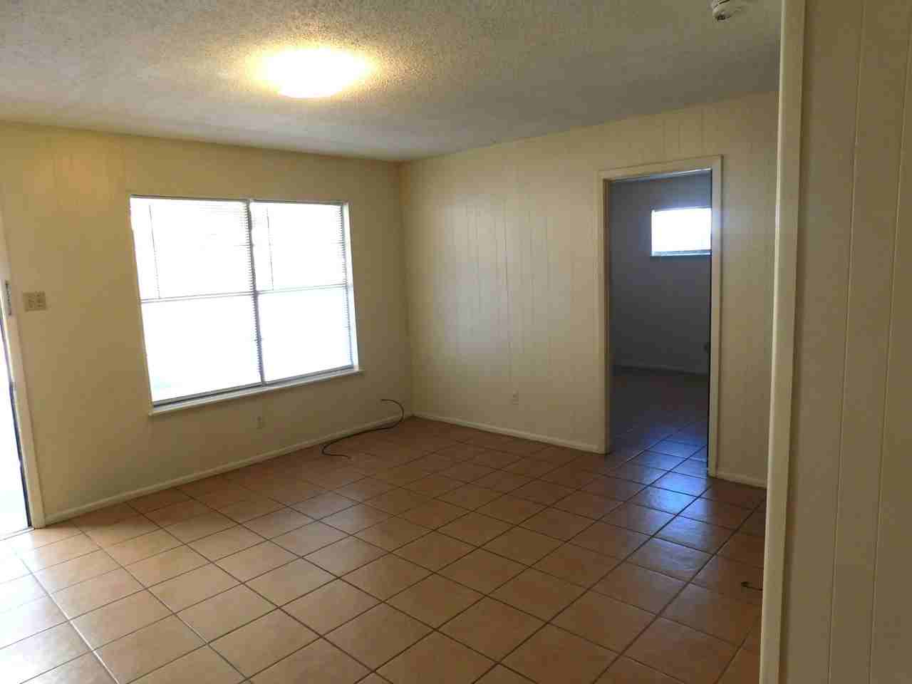 123B Catherine St - Photo 4 of 8