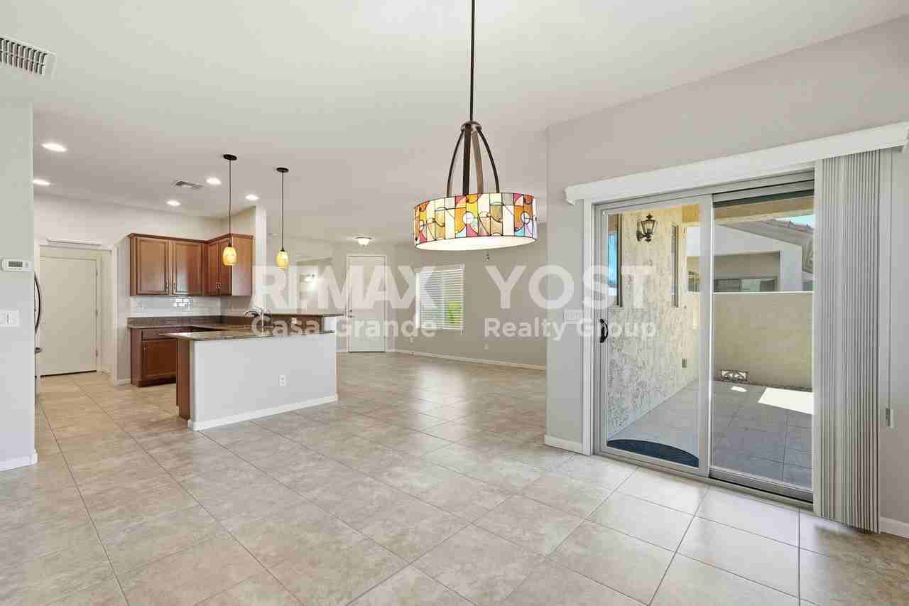 1564 E Melrose Dr - Photo 5 of 24