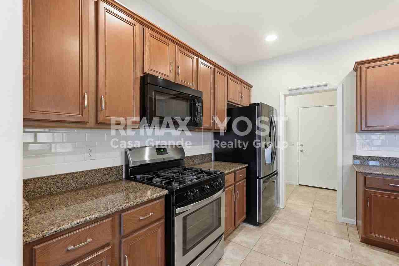 1564 E Melrose Dr - Photo 6 of 24