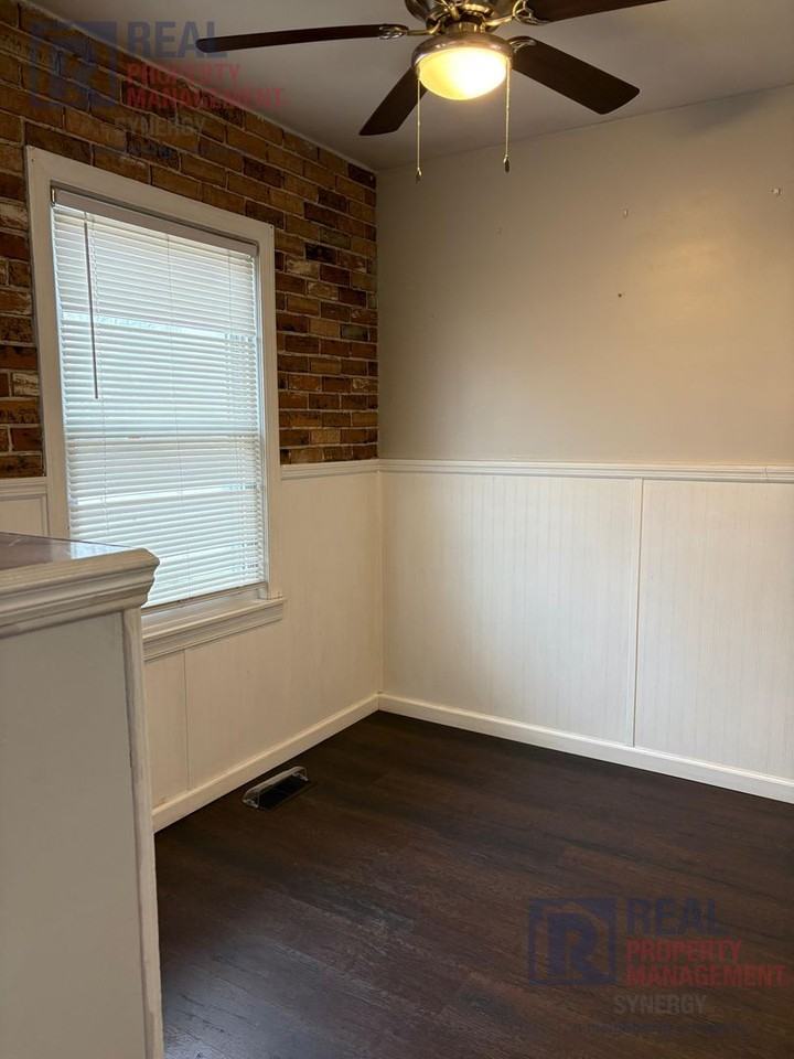 1034 Lincoln Ave - Photo 4 of 13