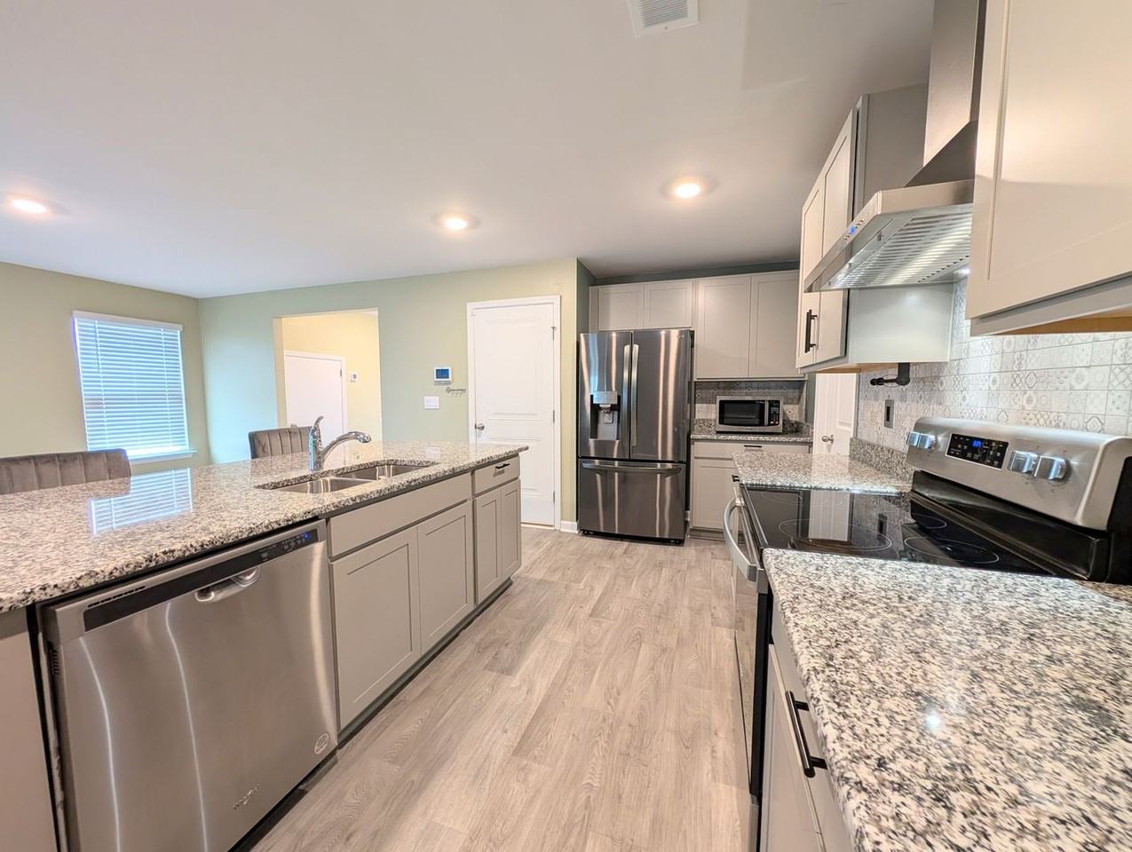 851 Woodland Farms Cir - Photo 3 of 39