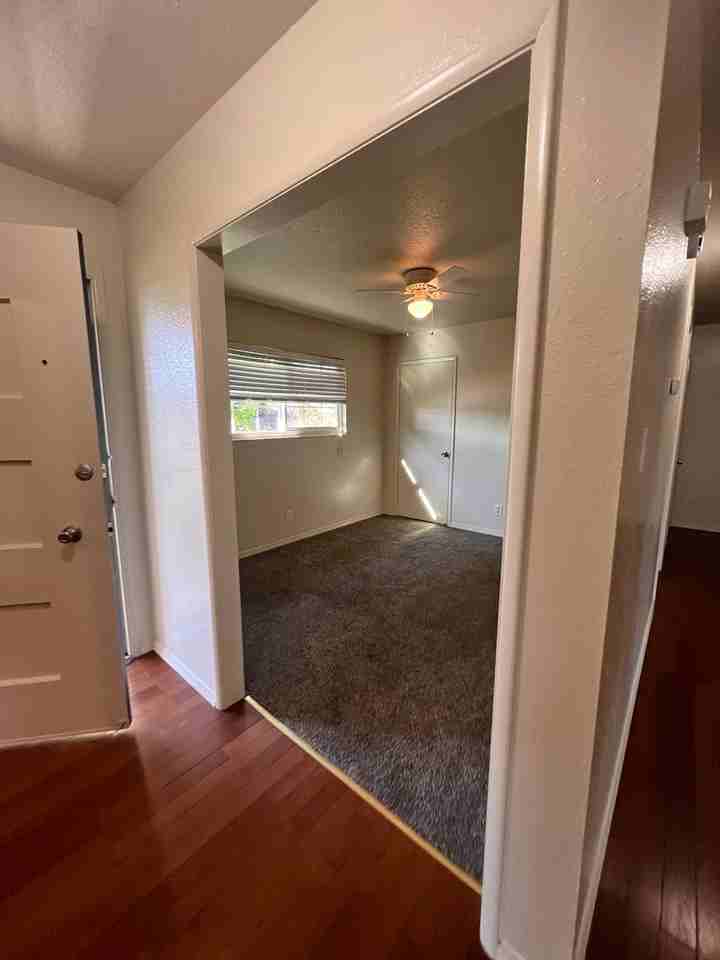 201 E Holly Ave - Photo 7 of 16