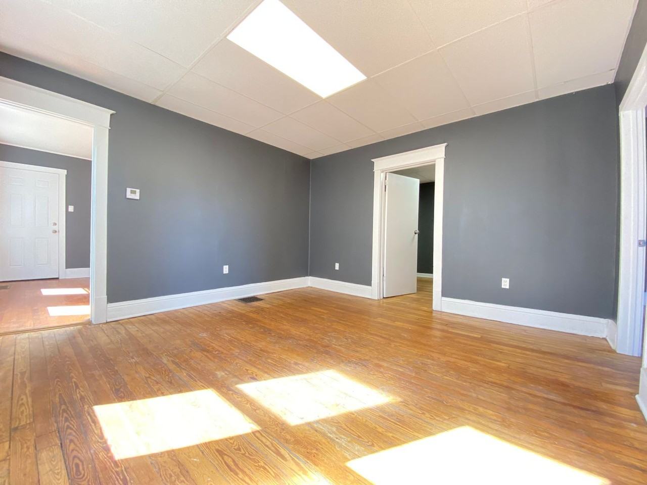 934 Summer St - Photo 2 of 18