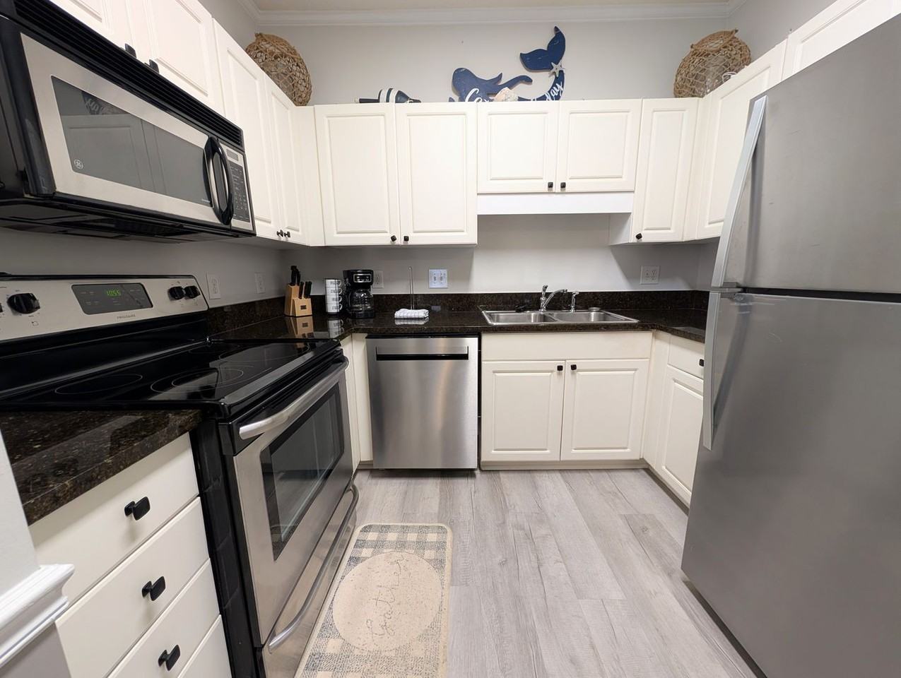 9772 Leyland Dr - Photo 4 of 30