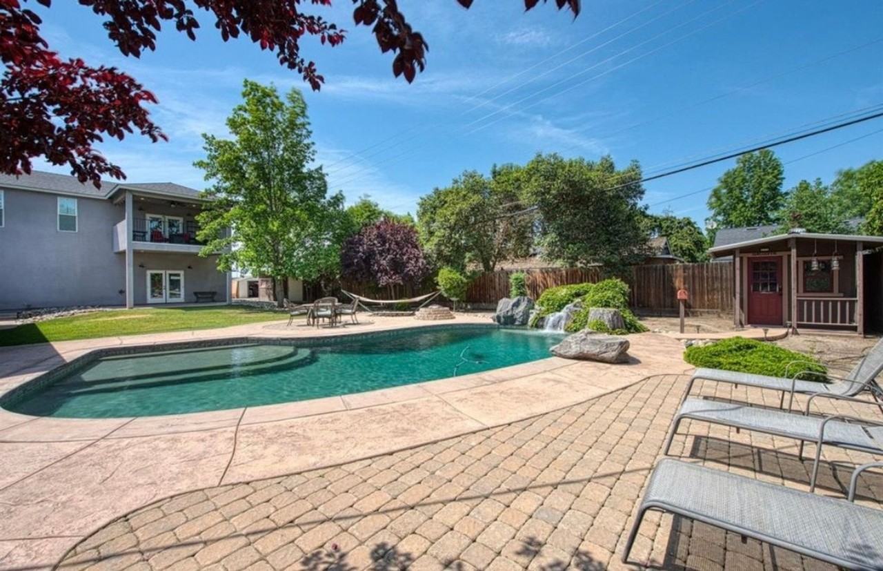 2148 E College Ave - Photo 2 of 12