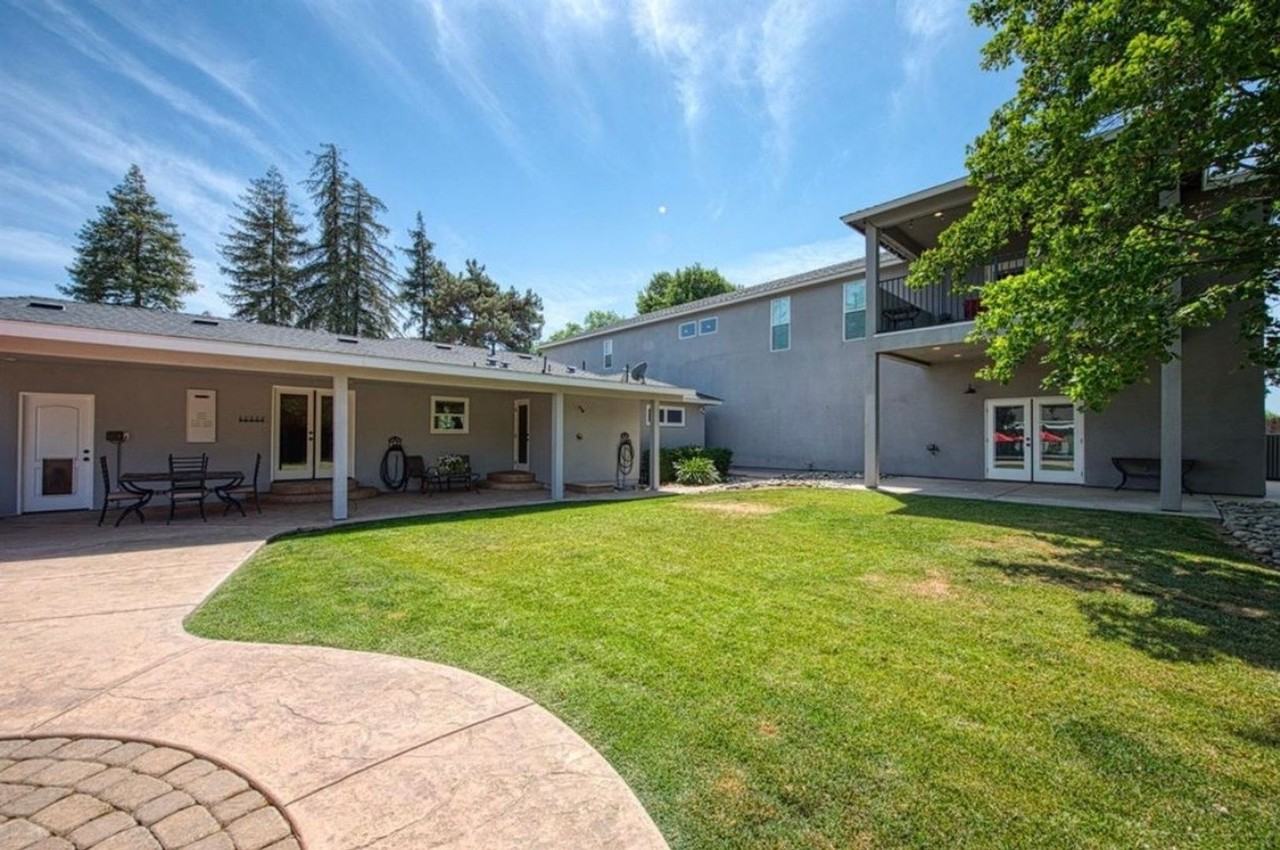 2148 E College Ave - Photo 4 of 12