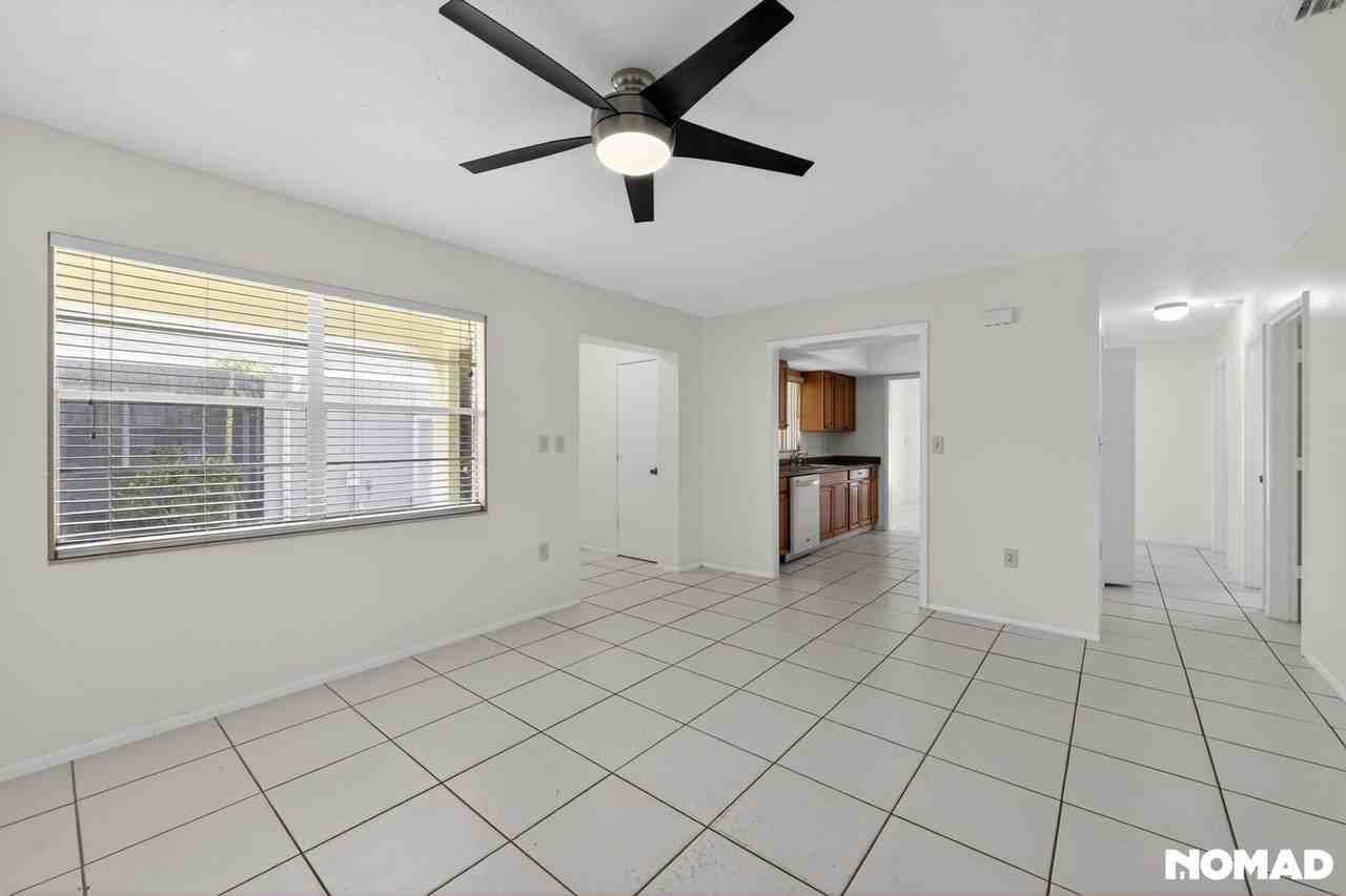 253 Glenwood Ave - Photo 2 of 34