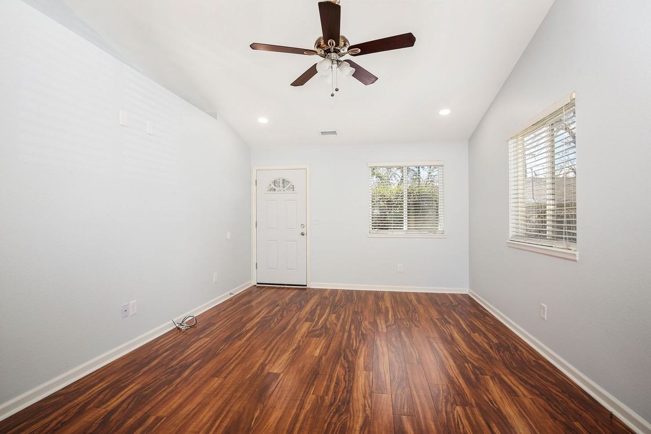 2523 N Clarkson St - Photo 5 of 17