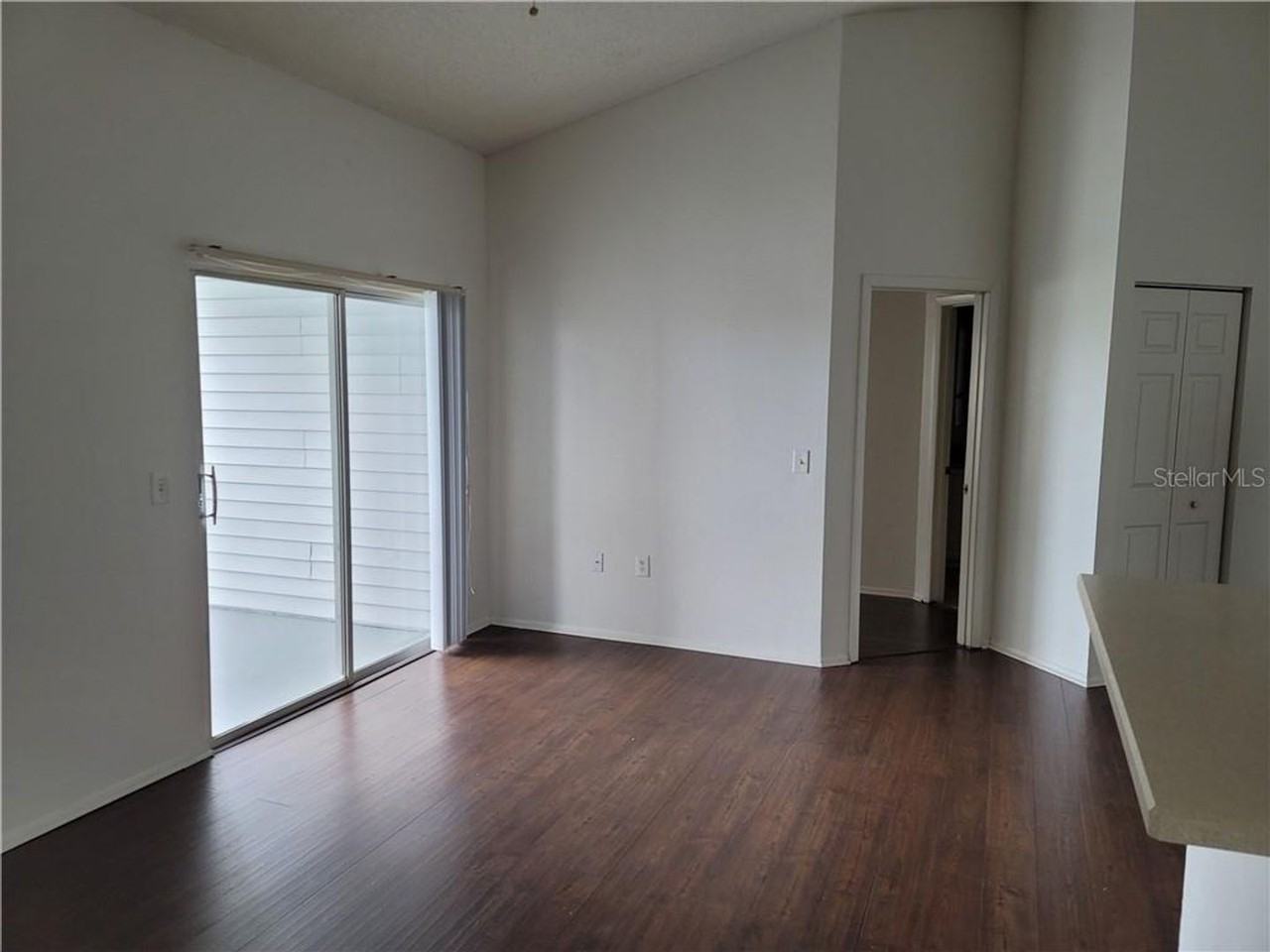 1201 Bermuda Lakes Ln - Photo 4 of 16