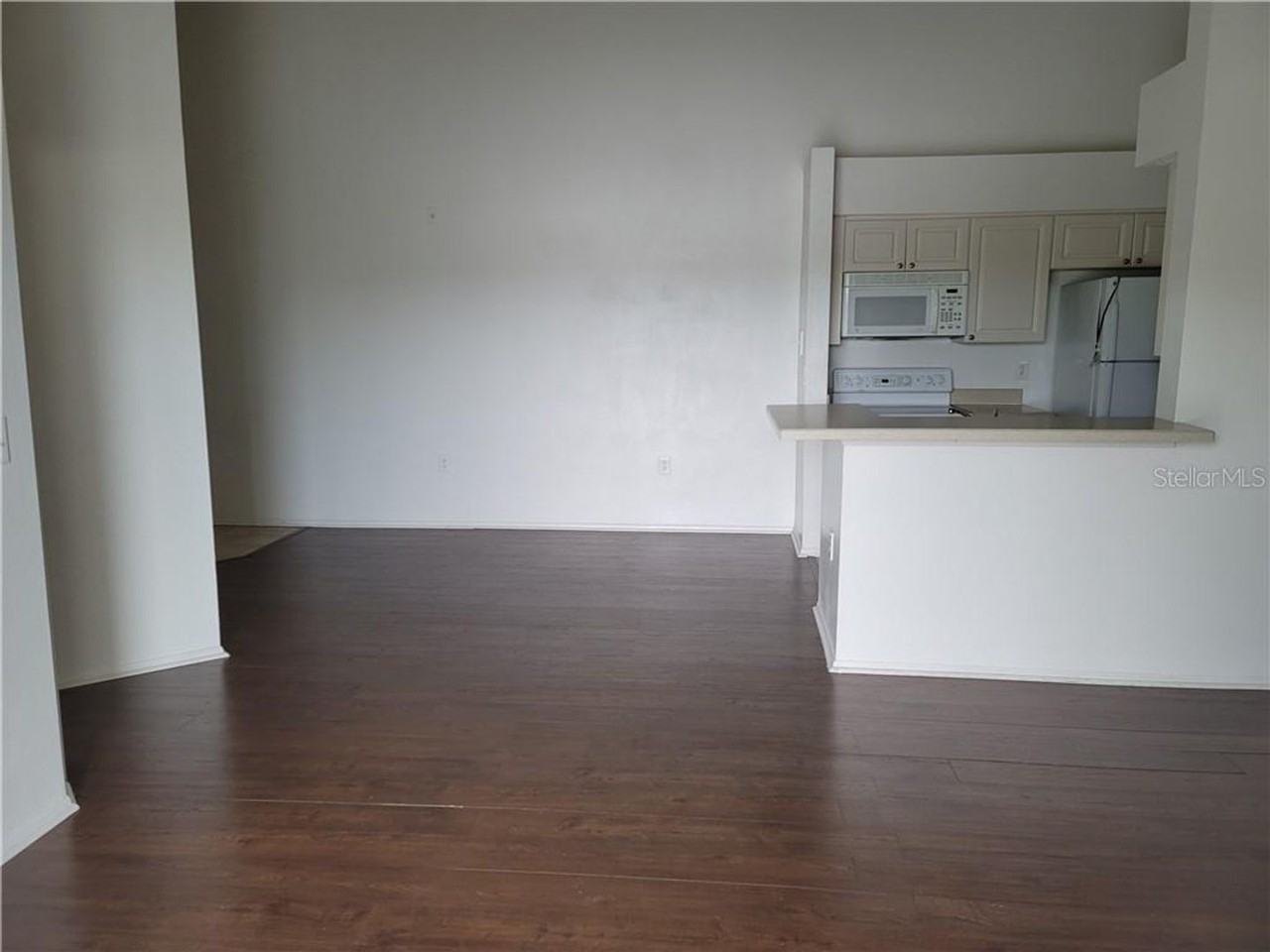 1201 Bermuda Lakes Ln - Photo 5 of 16