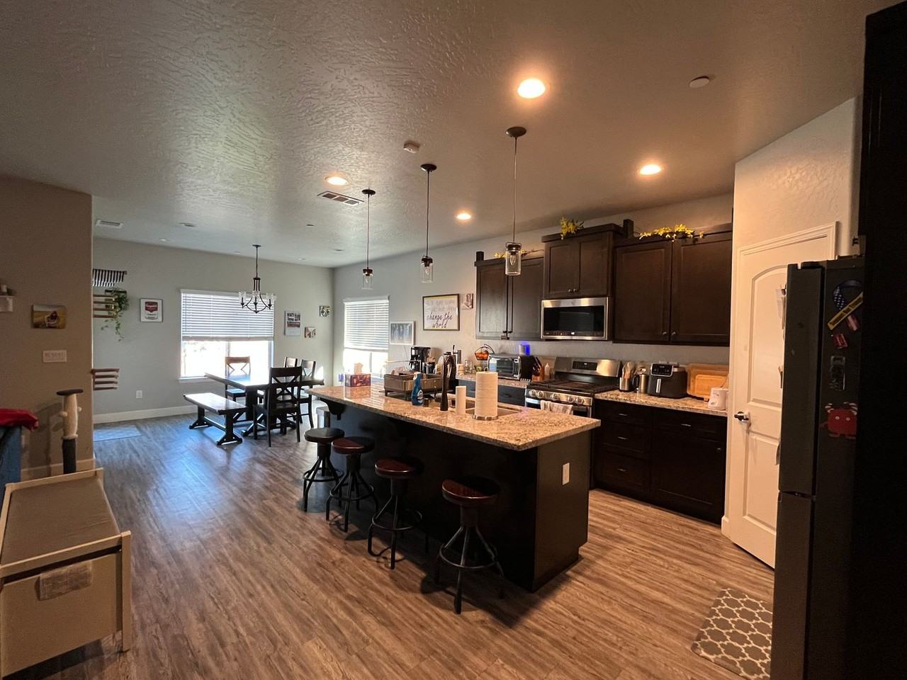 1356 S Enns Ave - Photo 2 of 11