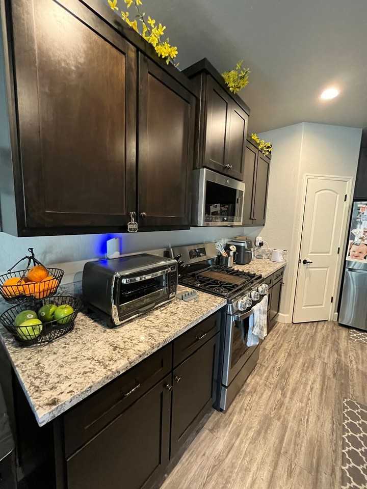 1356 S Enns Ave - Photo 4 of 11