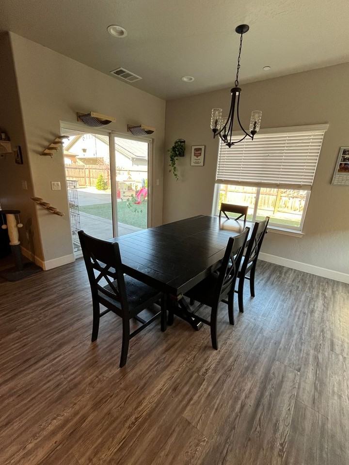 1356 S Enns Ave - Photo 5 of 11