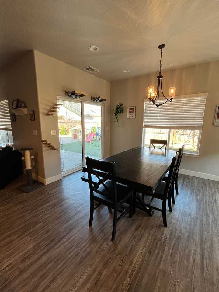 1356 S Enns Ave - Photo 6 of 11