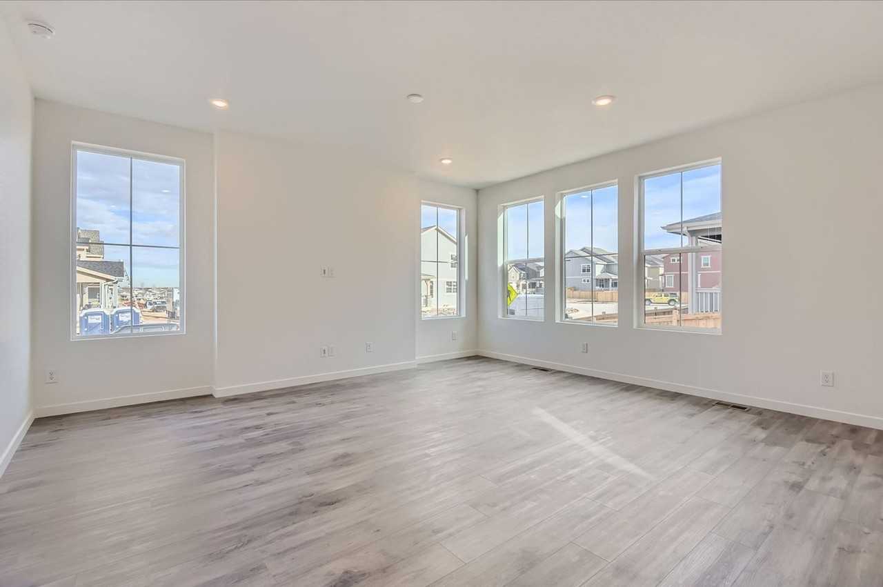 9068 Franconia Ct - Photo 4 of 26