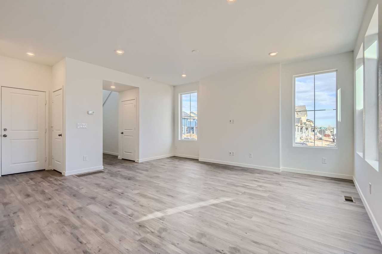 9068 Franconia Ct - Photo 5 of 26