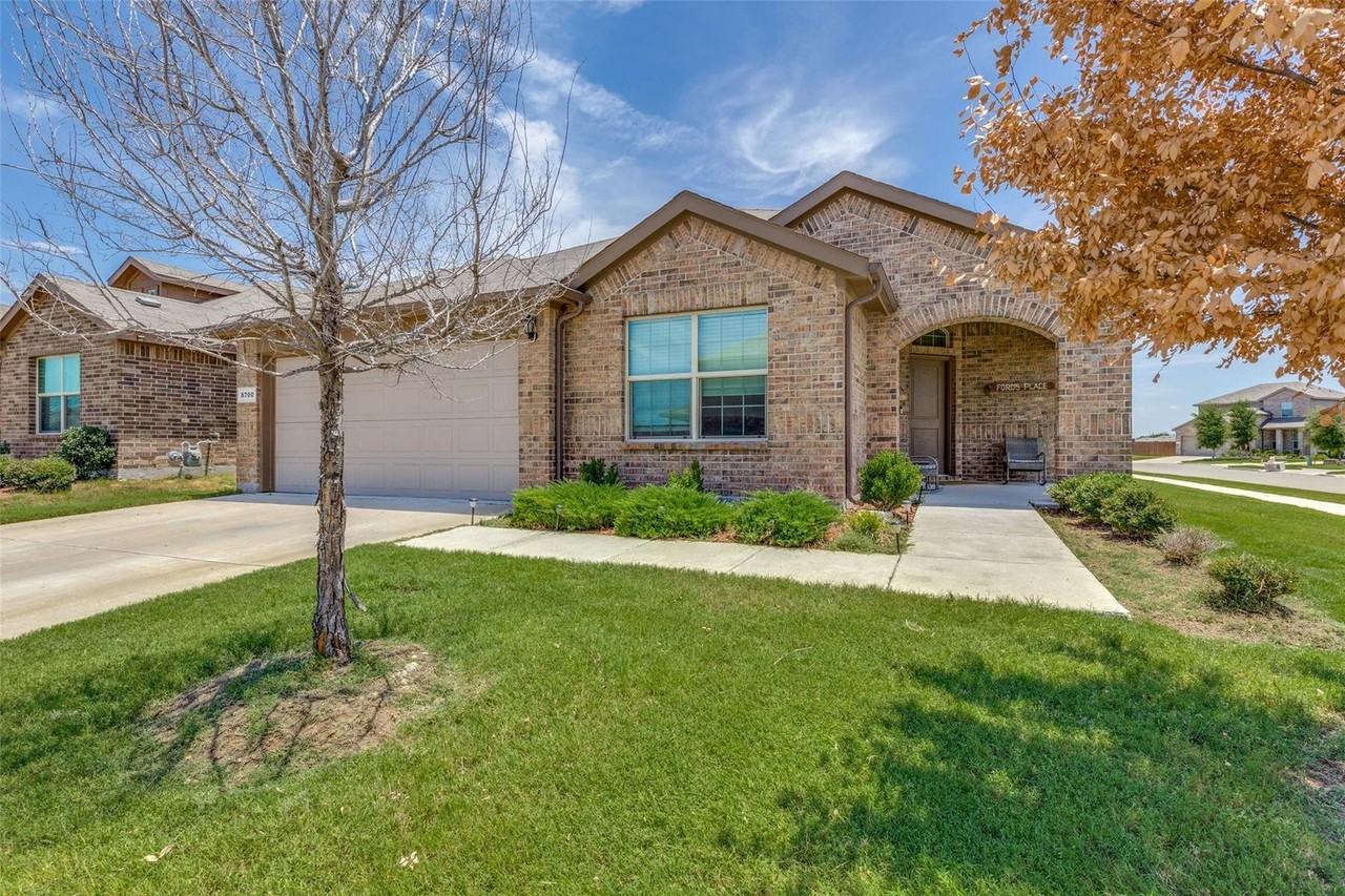 8700 Smokehouse Dr - Photo 2 of 10