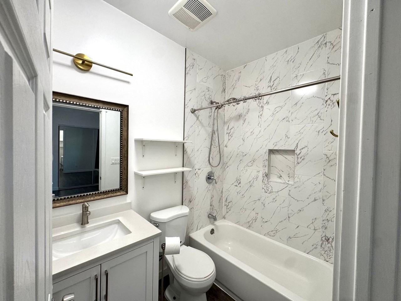 1659 E 61st St - Photo 7 of 16