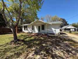 featured image of 1120 Barcia Dr