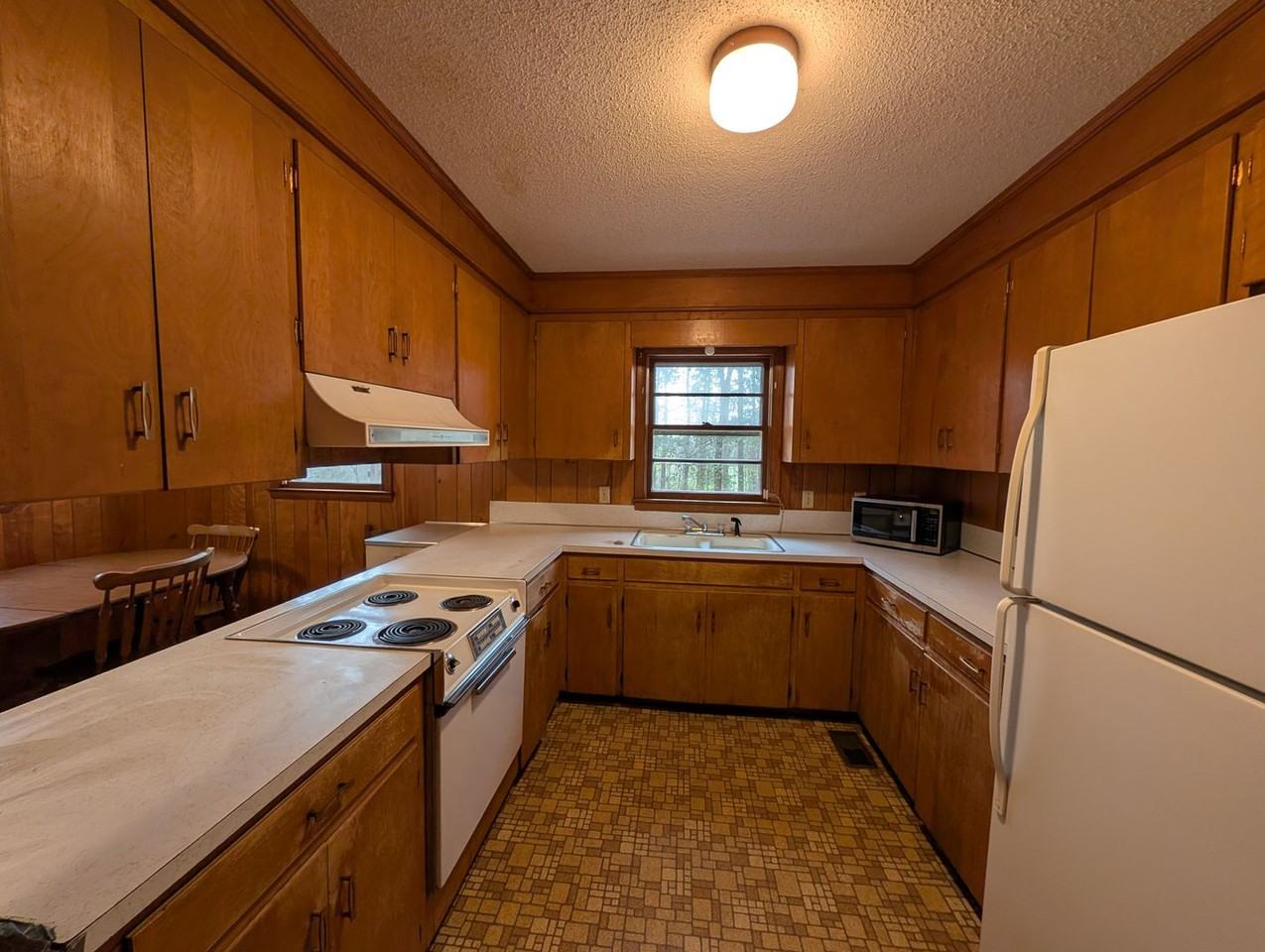 805 Edgewood Rd - Photo 5 of 19