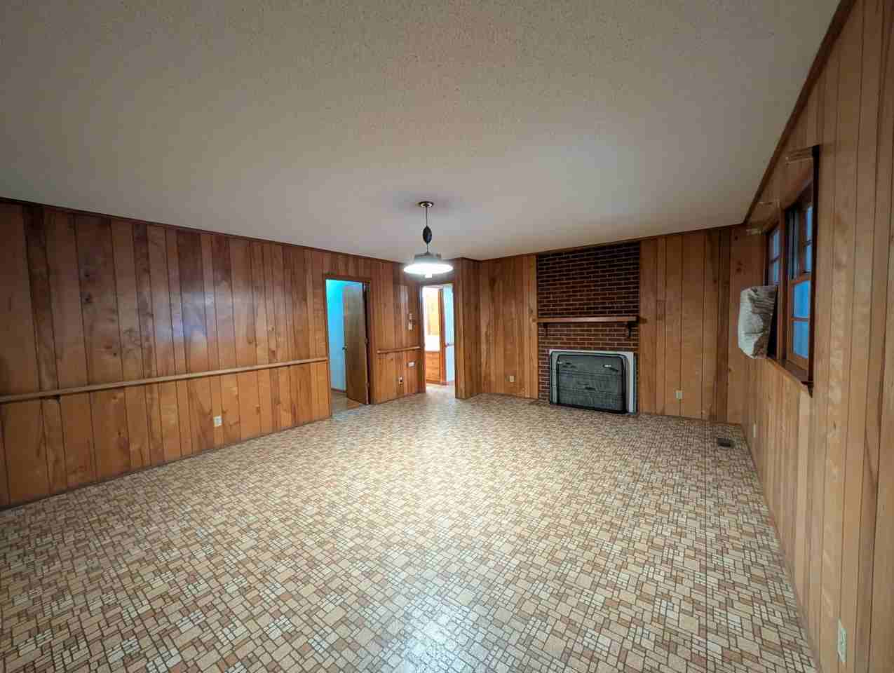 805 Edgewood Rd - Photo 7 of 19