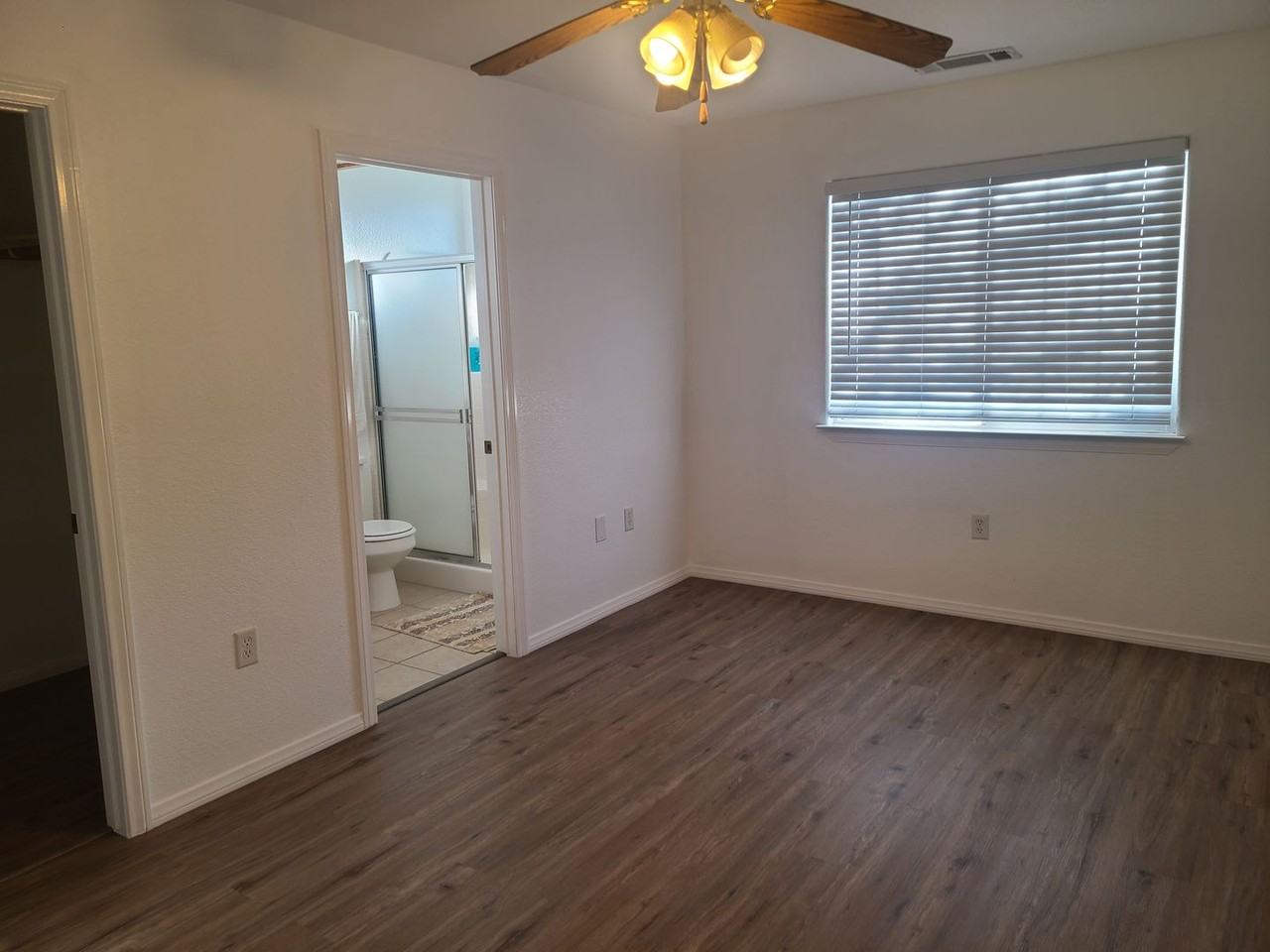 10421 6th Ave - Photo 4 of 21