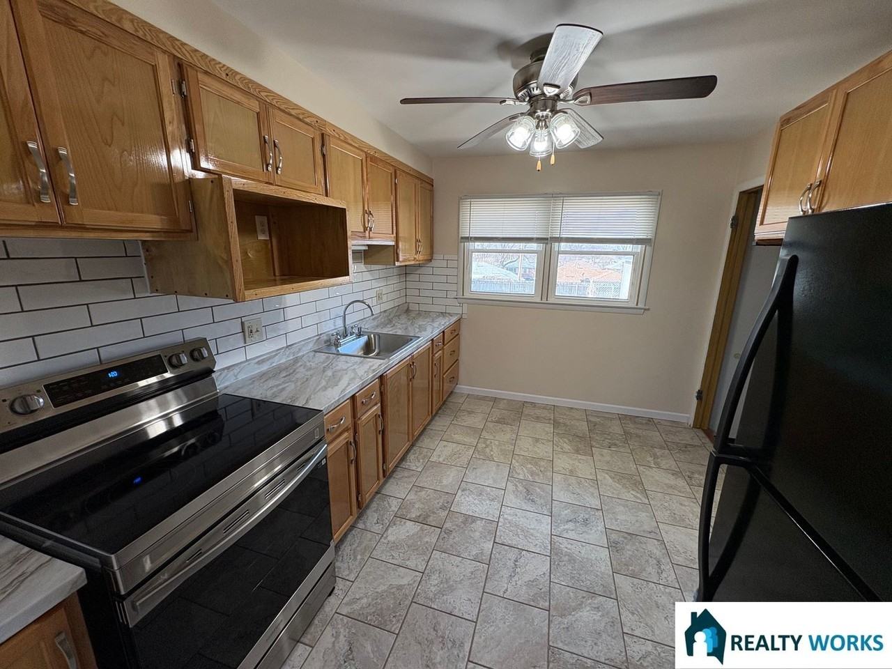 1801 N 58th St - Photo 4 of 10