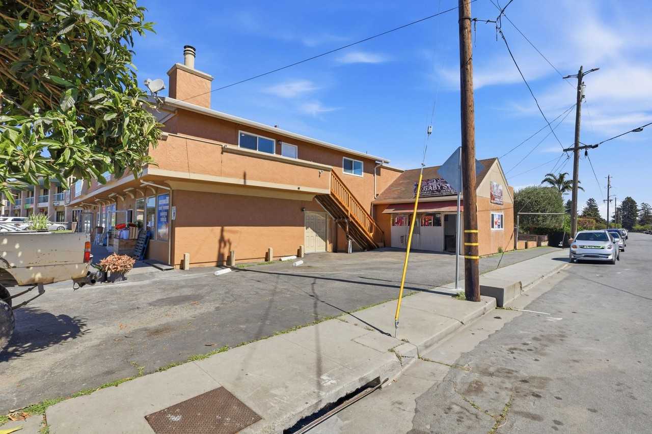 710A E Lake Ave - Photo 2 of 18