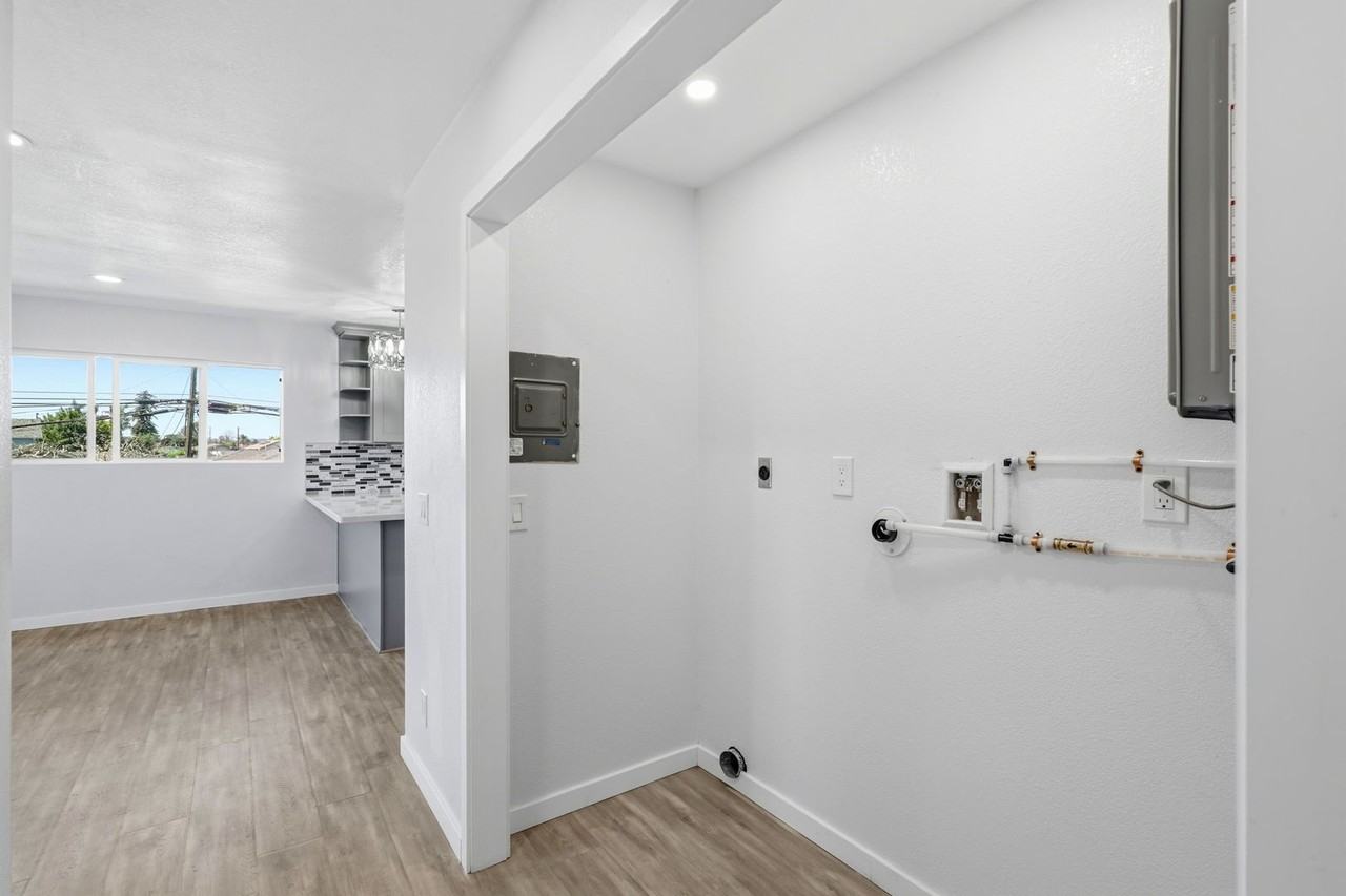 710A E Lake Ave - Photo 7 of 18